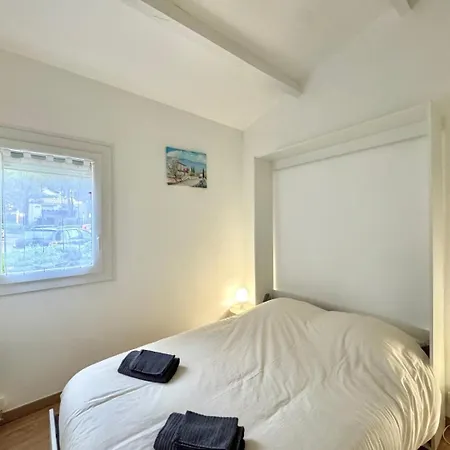 Maison De La Pinede, 7 Pers + Terrasse Holiday home